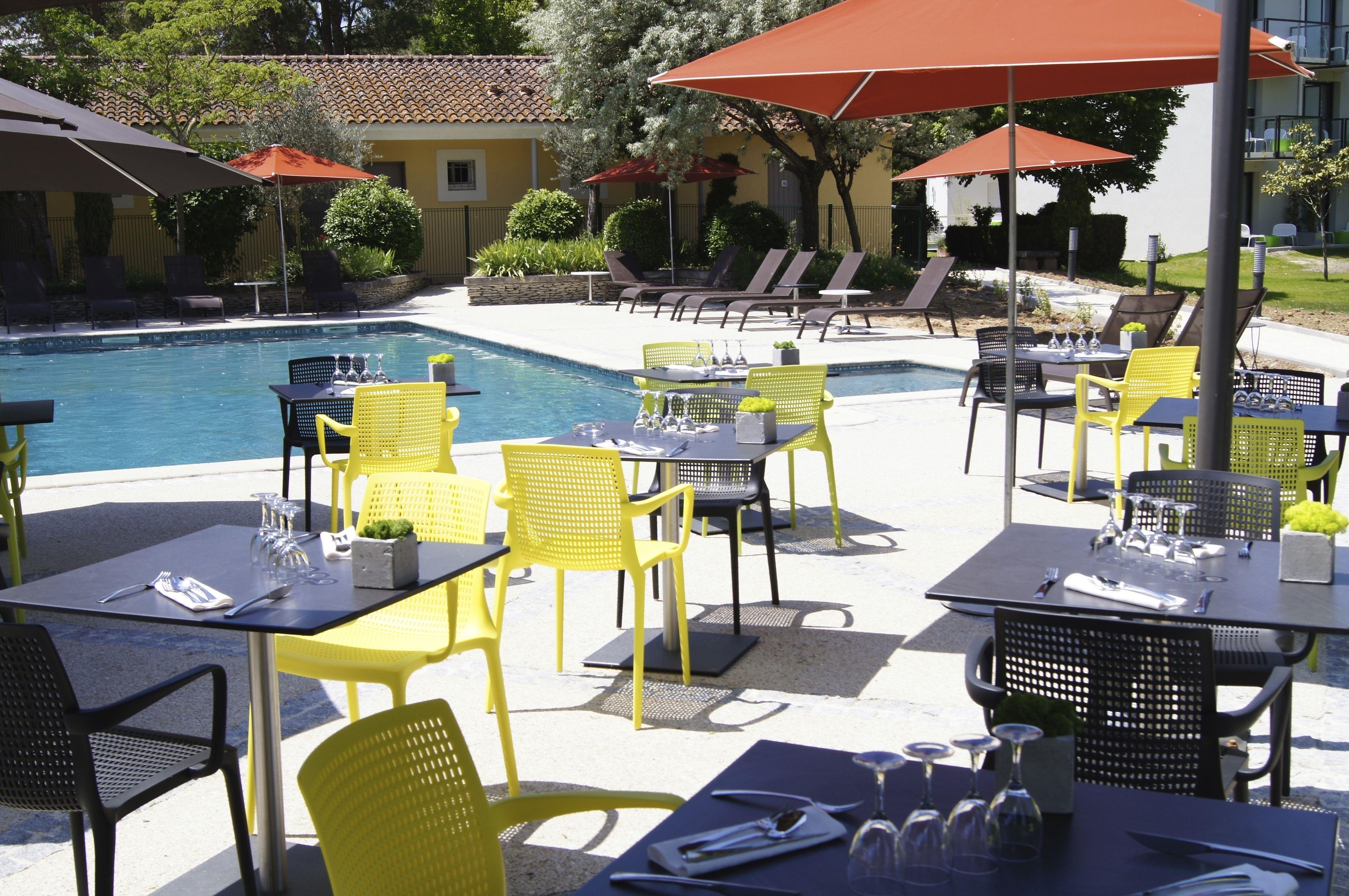 Sowell Hotels Domaine De La Petite Isle LʼIsle-sur-la-Sorgue Exterior foto